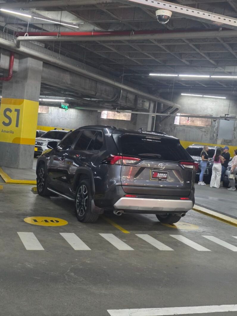 
								TOYOTA RAV4 IMPERIAL 2.4L AT 4×4 full									