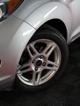 
										FORD  FIESTA SE 1.6L AT SEDAN full									