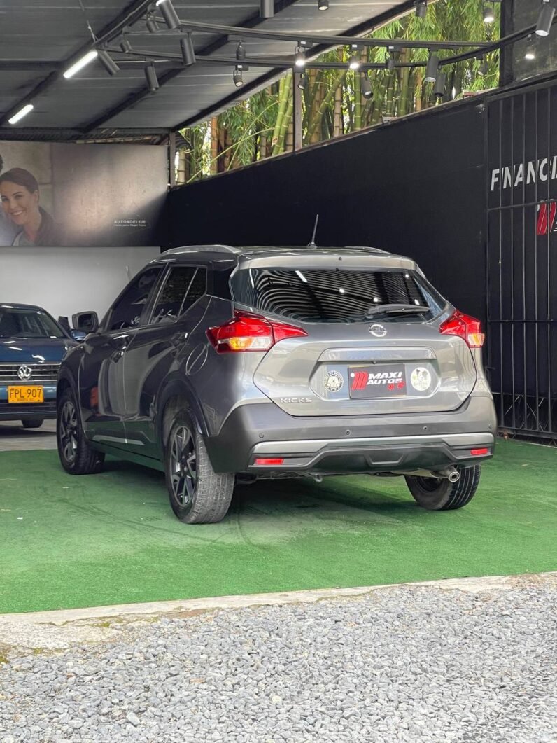 
								NISSAN KICKS SENSE 1.6L MT full									