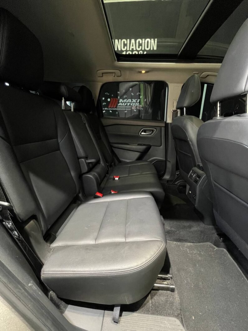 
								NISSAN X-TRAIL E-POWER EXCLUSIVE E-4ORCE full									