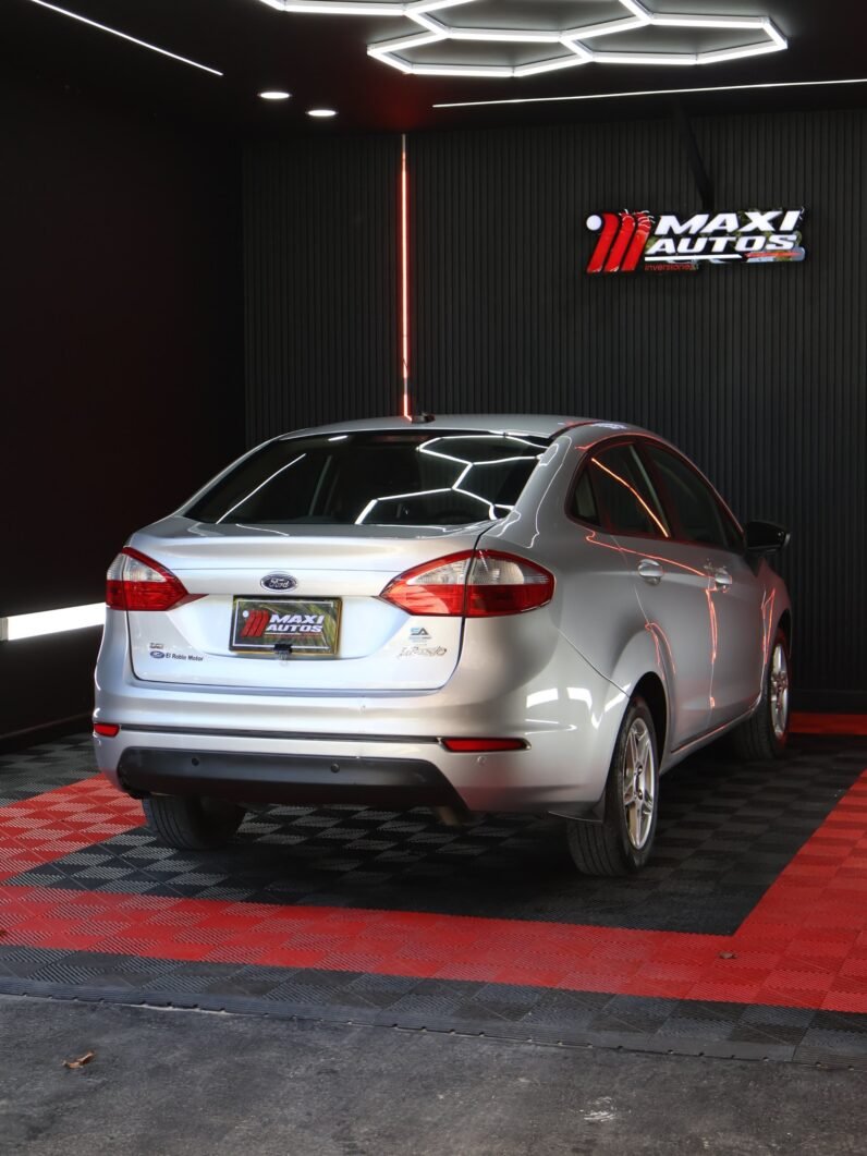 
								FORD  FIESTA SE 1.6L AT SEDAN full									