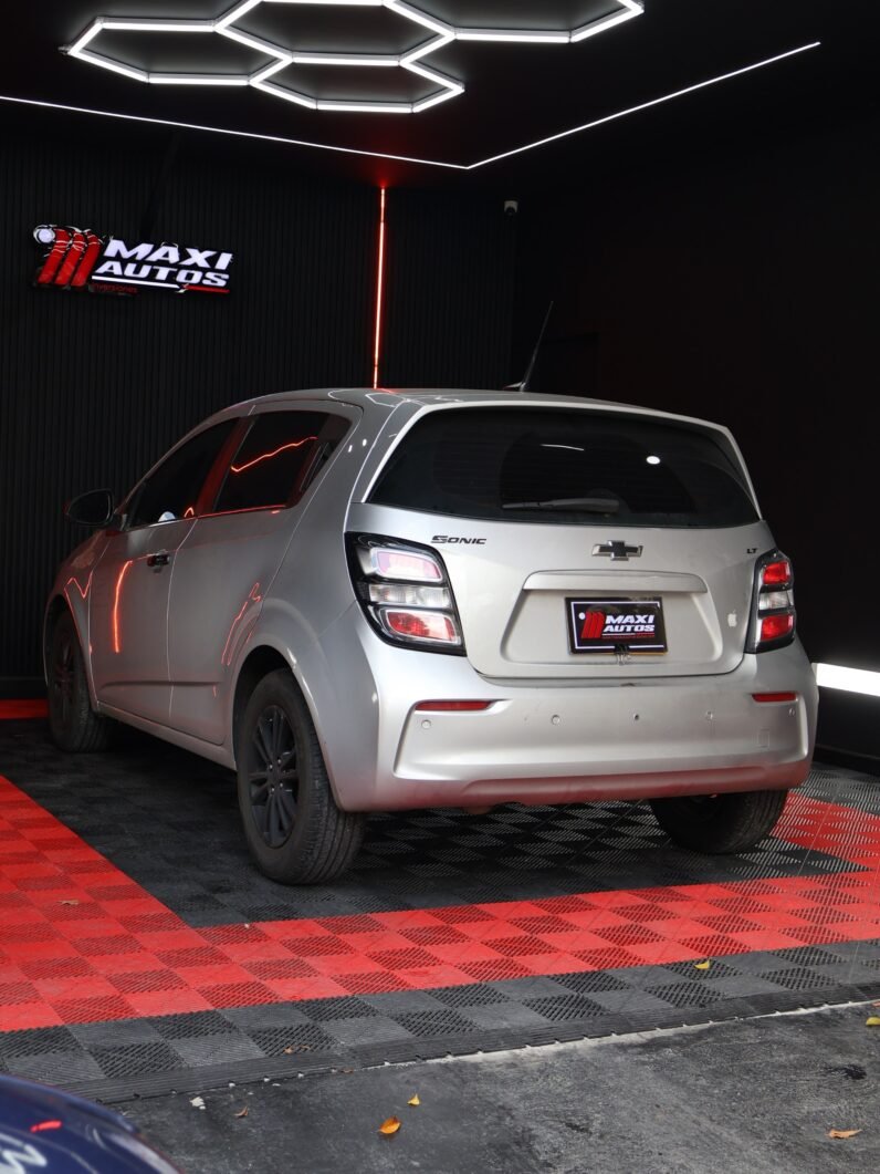 
								CHEVROLET SONIC LT HB MT 1.6 full									