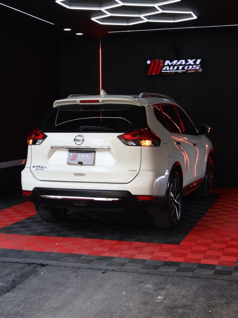 
								NISSAN X-TRAIL 2.5 AT 4X4 EXCLUSIVE 7PTOS full									