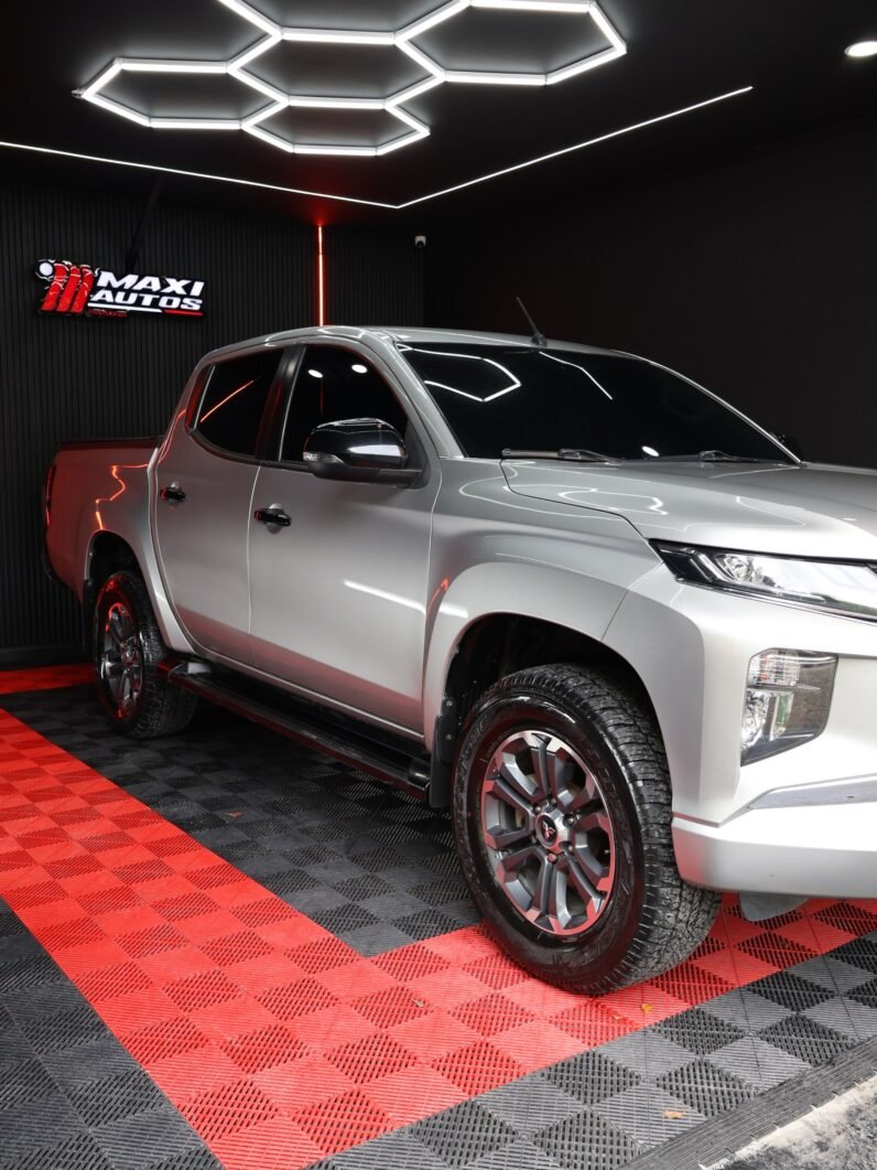 
								MITSUBISHI L 200 TRITON DIESEL AUT 4X4 full									