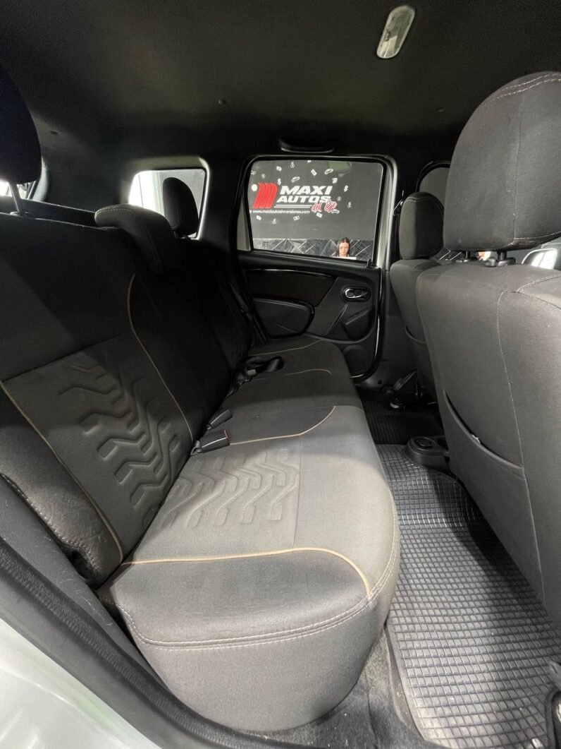 
								RENAULT DUSTER DYNAMIQUE 1.6 MT 4X2 full									