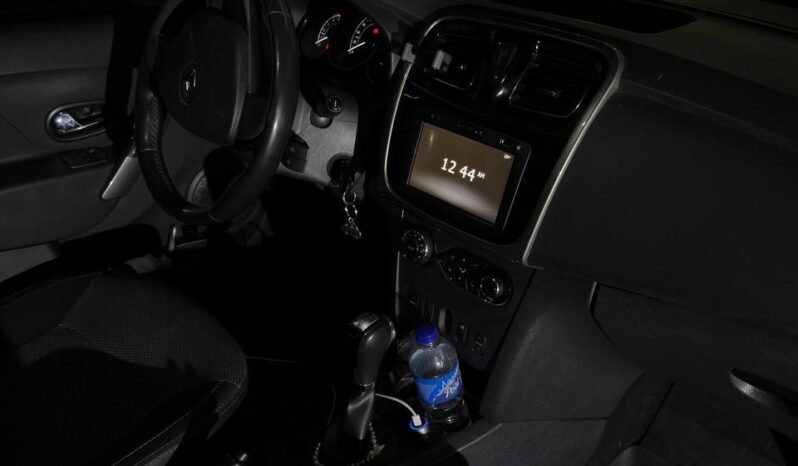 
								RENAULT LOGAN INTENS AT 1.6 full									