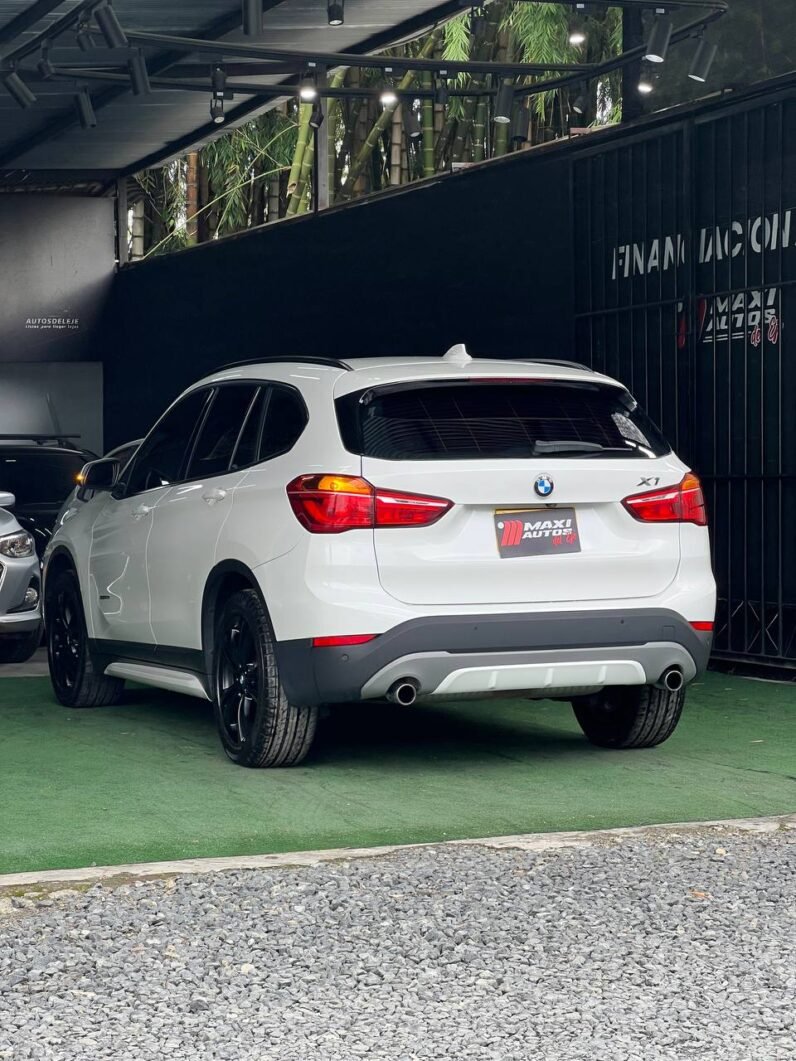 
								BMW  X1 SDRIVE 20I AT 2.0L full									