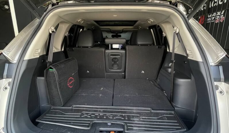 
								NISSAN X-TRAIL E-POWER EXCLUSIVE E-4ORCE full									