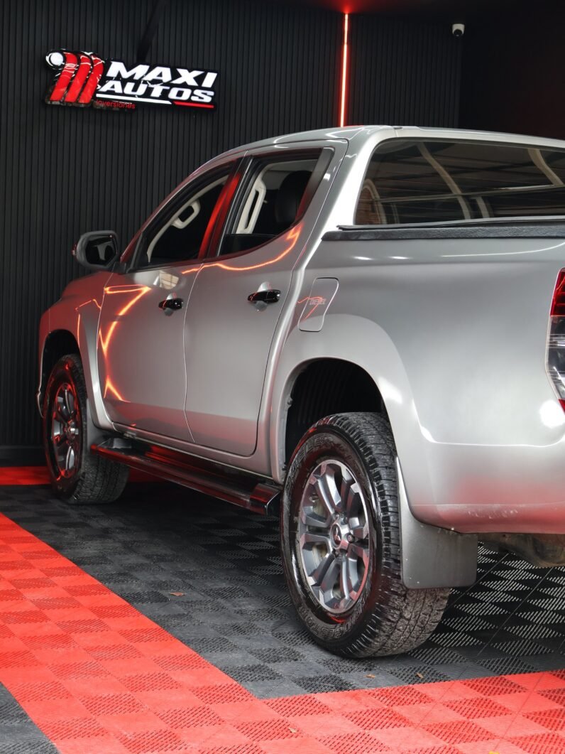 
								MITSUBISHI L 200 TRITON DIESEL AUT 4X4 full									