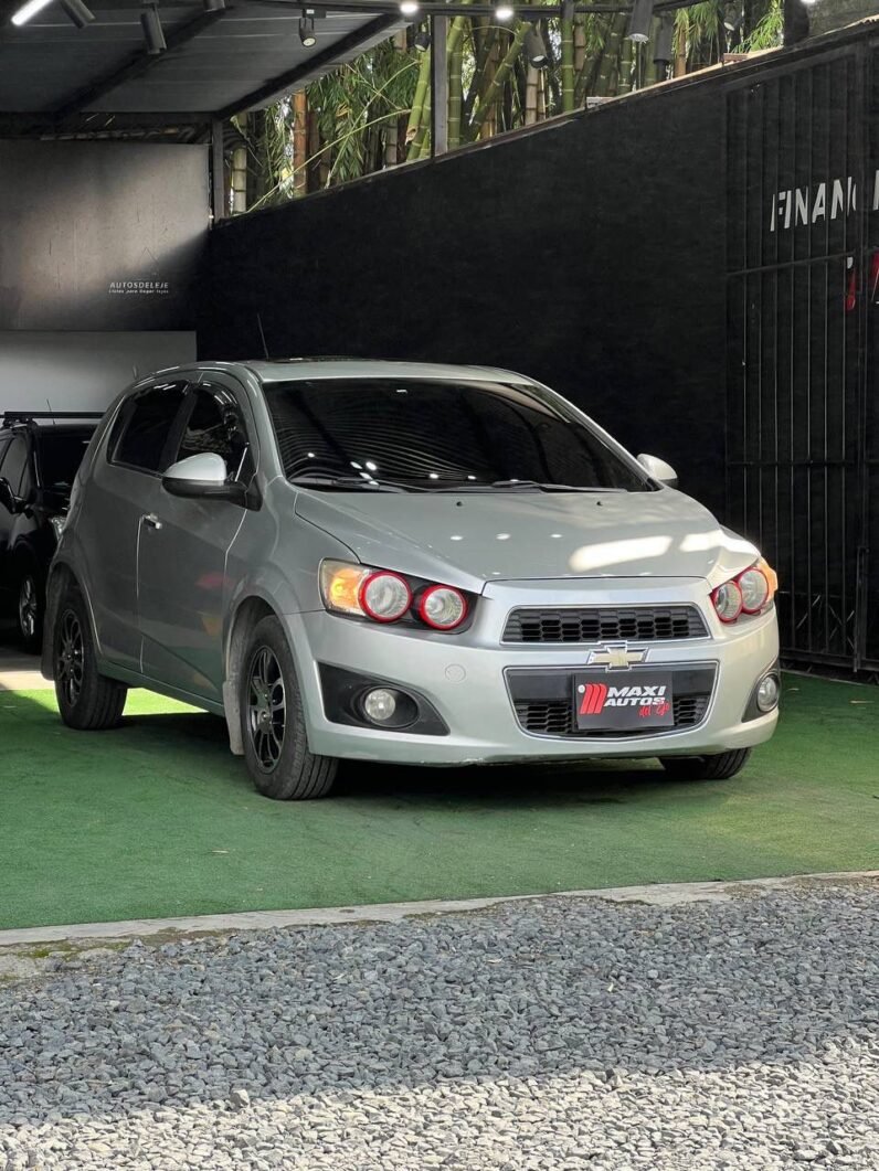 
								CHEVROLET SONIC LT HB MT 1.6 full									