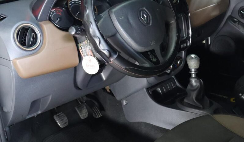 
								RENAULT DUSTER DYNAMIQUE 2.O MT 4X2 full									