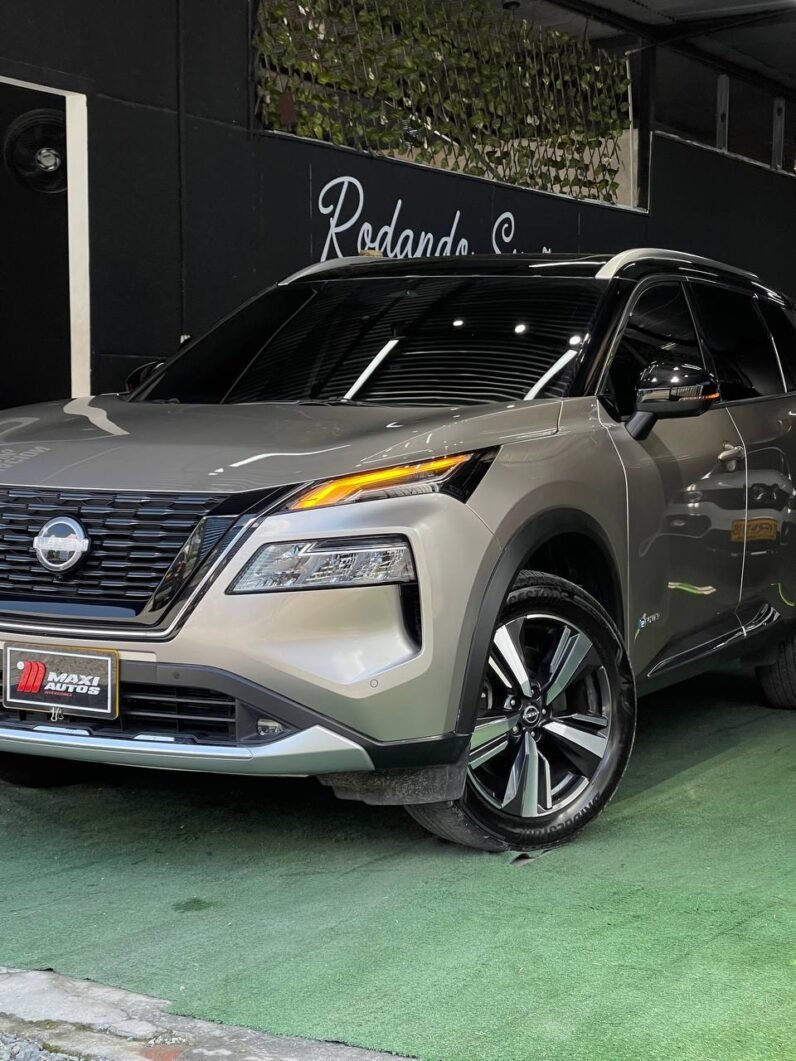 
								NISSAN X-TRAIL E-POWER EXCLUSIVE E-4ORCE full									