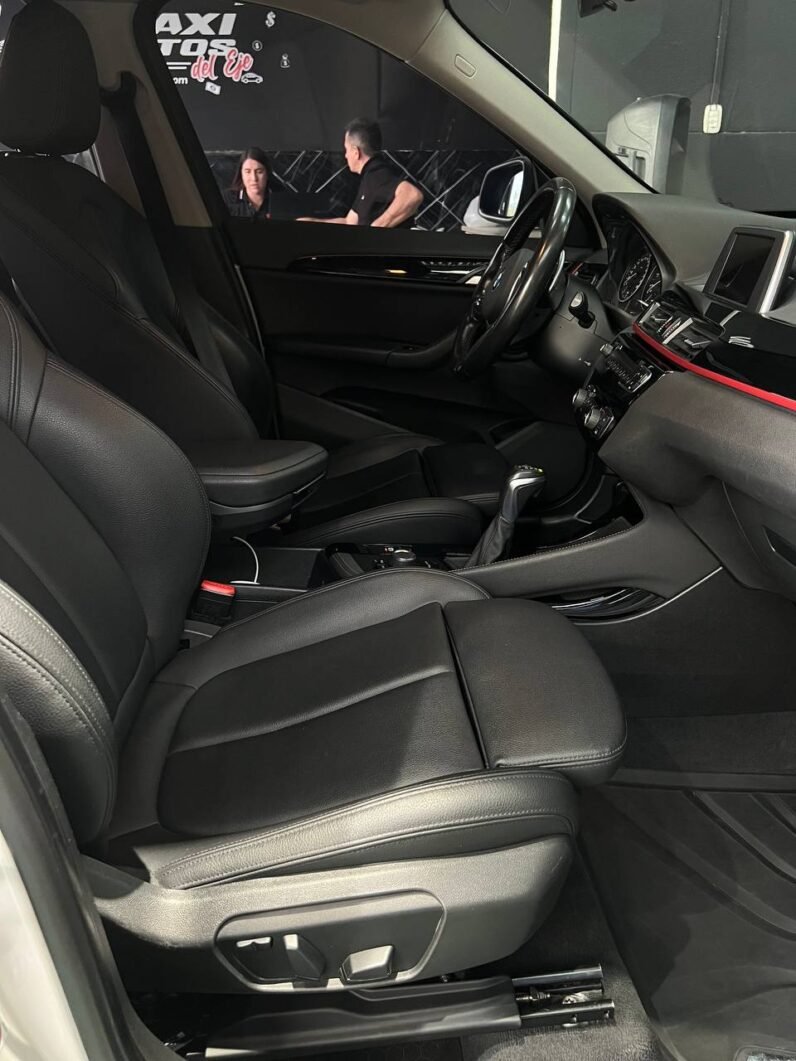 
								BMW  X1 SDRIVE 20I AT 2.0L full									