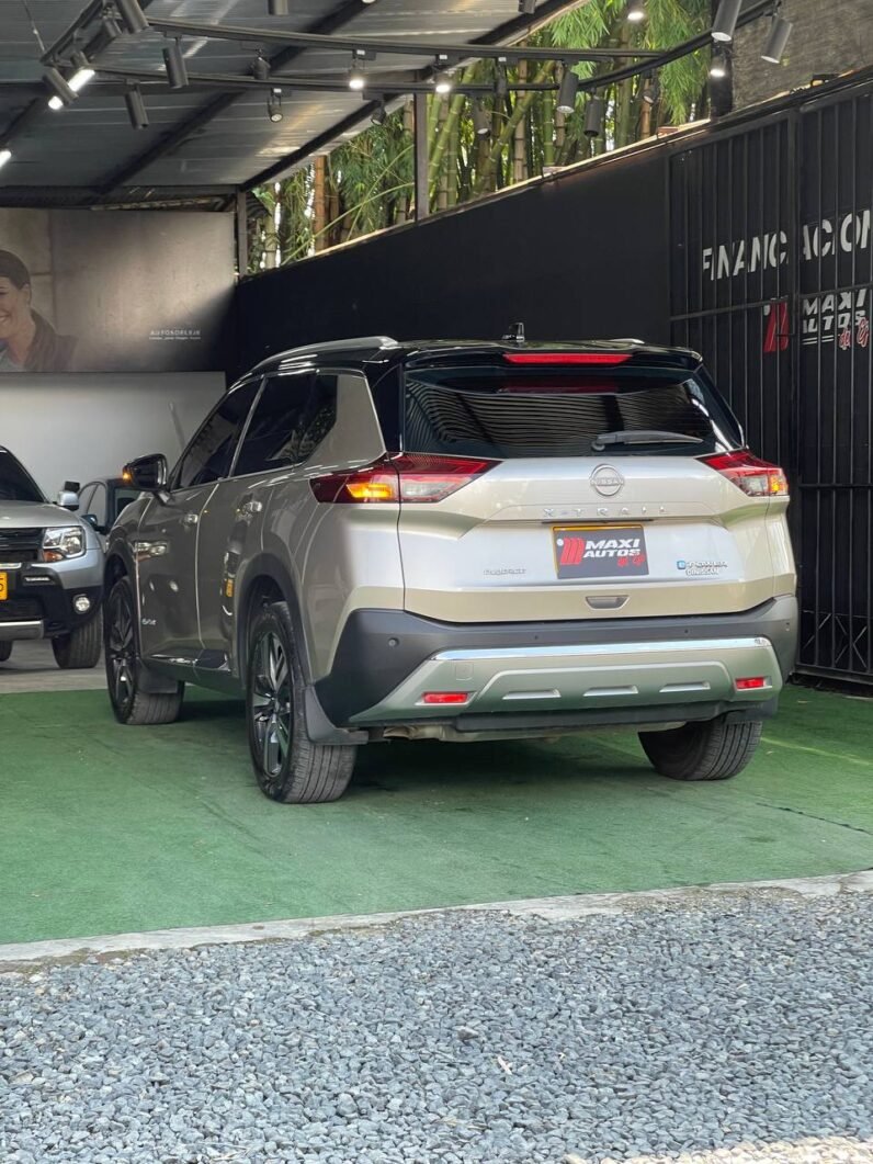 
								NISSAN X-TRAIL E-POWER EXCLUSIVE E-4ORCE full									