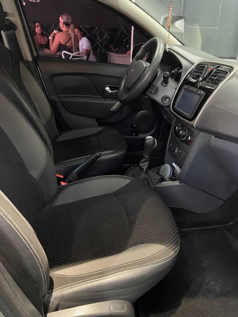 
								RENAULT SANDERO DYNAMIQUE AT 1.6 full									