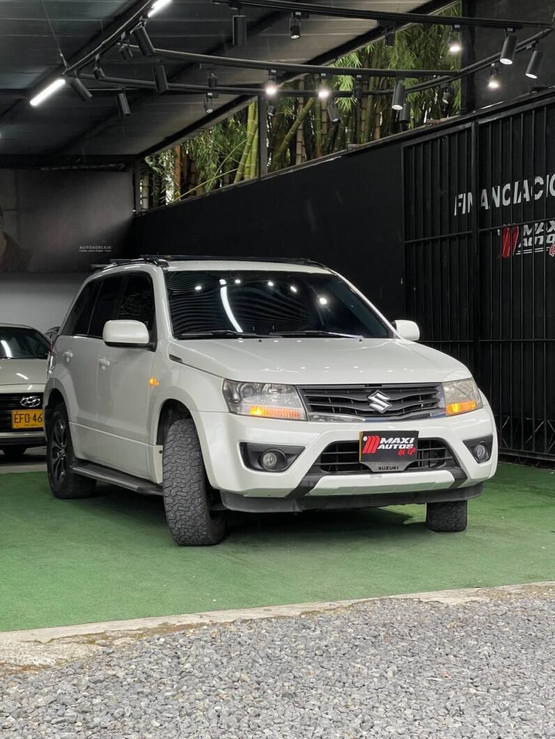 
								SUZUKI GRAND VITARA AT 2.4 4X4 full									
