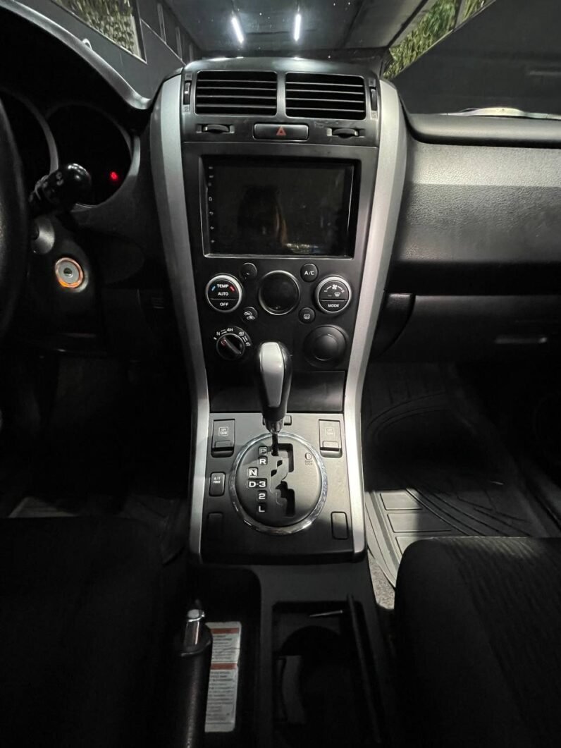 
								SUZUKI GRAND VITARA AT 2.4 4X4 full									