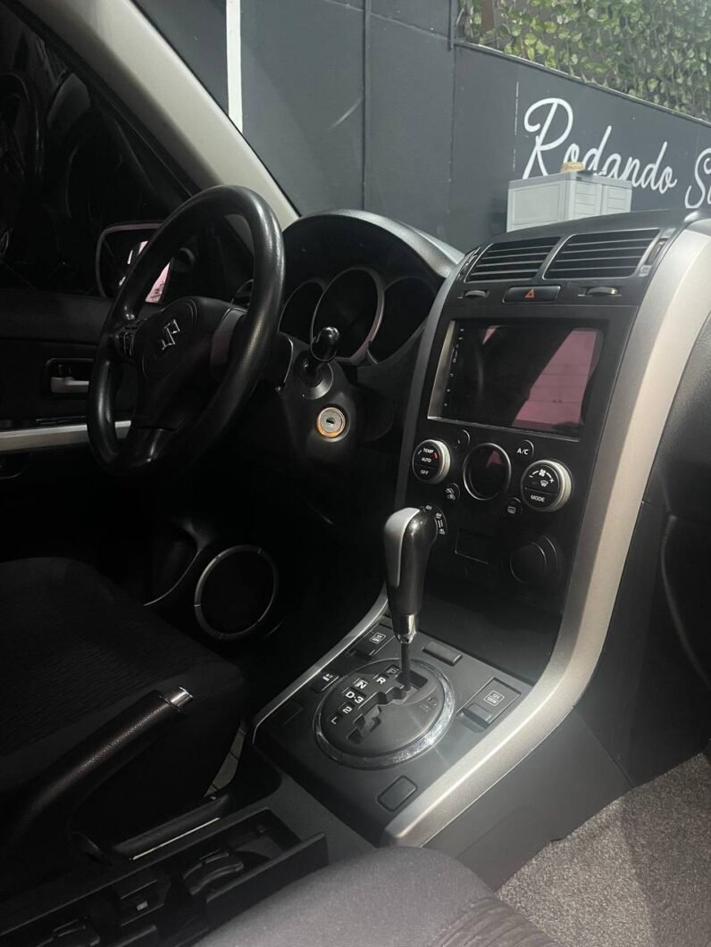 
								SUZUKI GRAND VITARA AT 2.4 4X4 full									