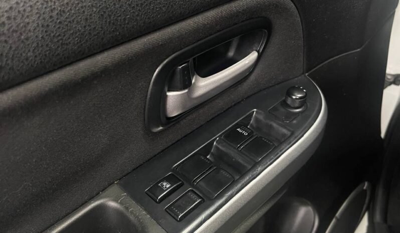 
								SUZUKI GRAND VITARA AT 2.4 4X4 full									