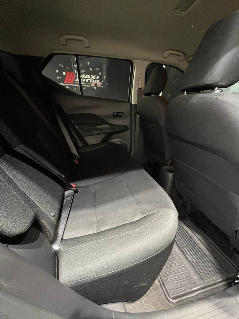 
								NISSAN KICKS SENSE 1.6L MT full									