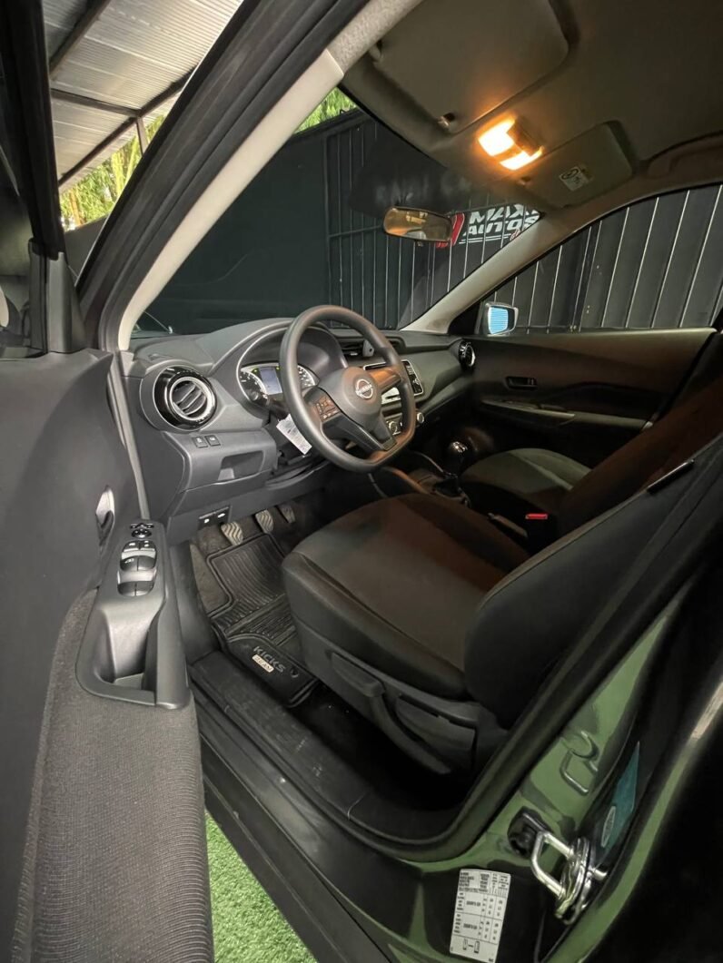 
								NISSAN KICKS SENSE 1.6L MT full									