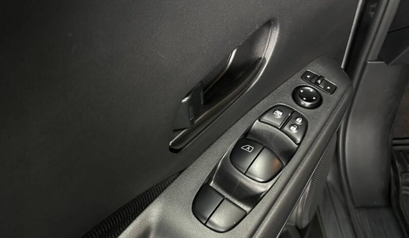 
								NISSAN KICKS SENSE 1.6L MT full									