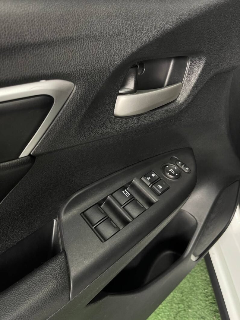 
								HONDA WR-V LX MT 1.5 full									