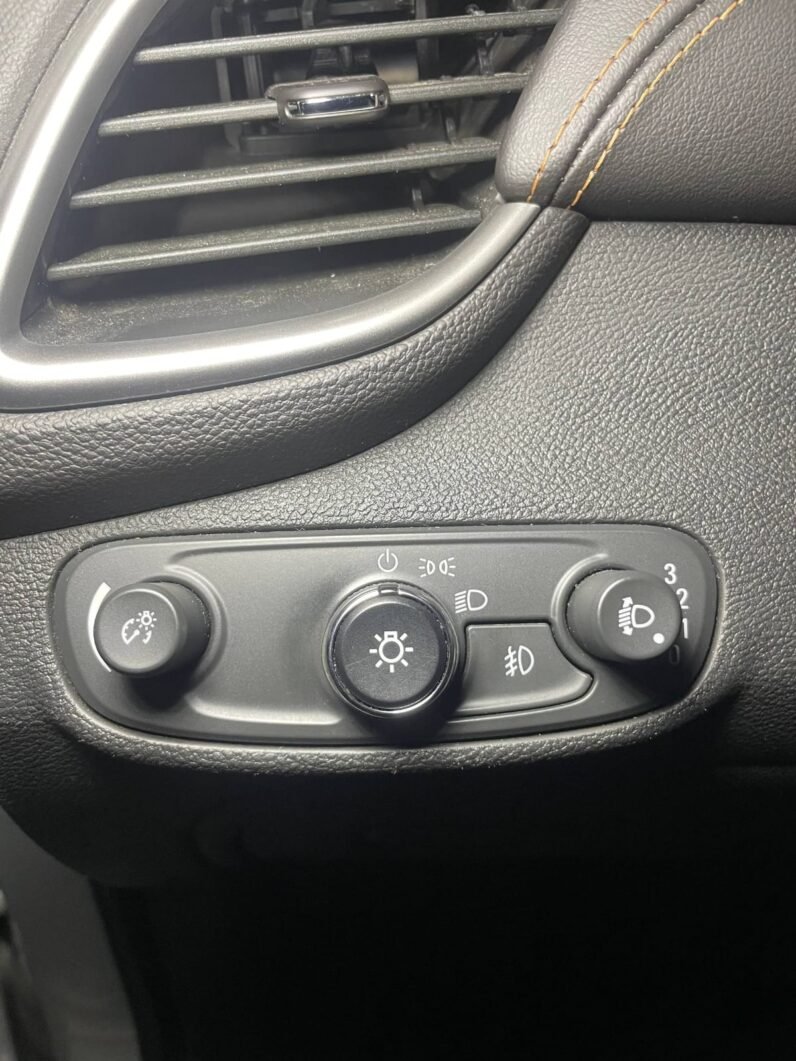 
								CHEVROLET TRACKER LS AT 1.8 4X2 full									