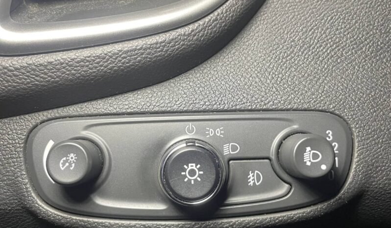 
								CHEVROLET TRACKER LS AT 1.8 4X2 full									