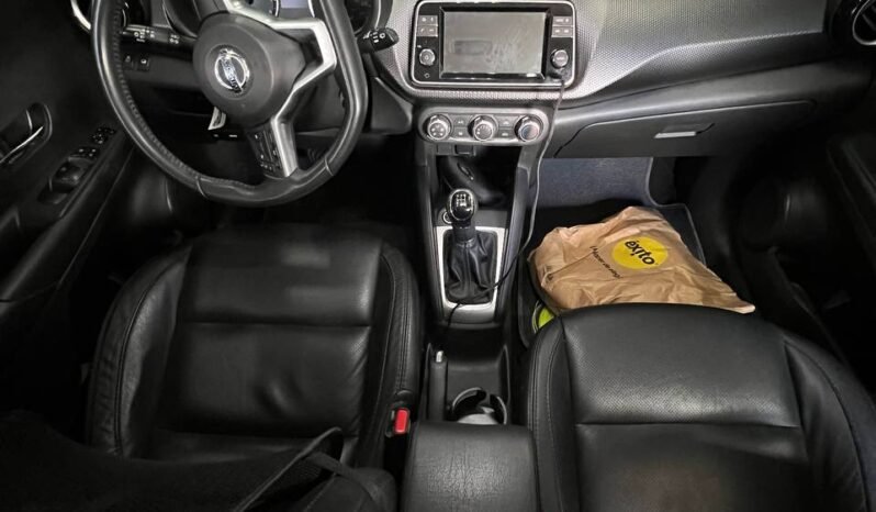 
								NISSAN KICKS ADVANCE MT 1.6L 4X2 full									