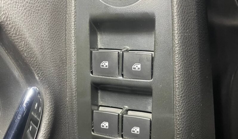 
								CHEVROLET TRACKER LS AT 1.8 4X2 full									