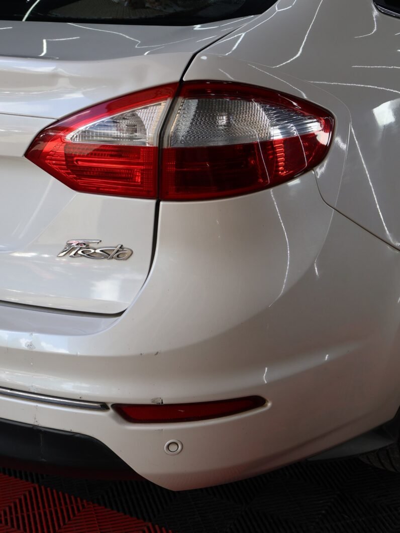 
								FORD FIESTA TITANIUM AT 1.6 full									