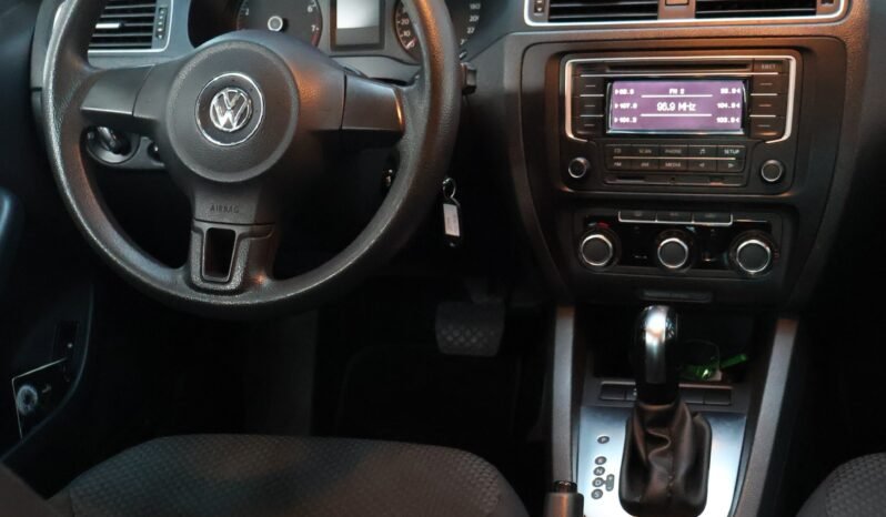 
								VOLKSWAGEN NEW JETTA TRENDLINE MT 2.0 SD full									