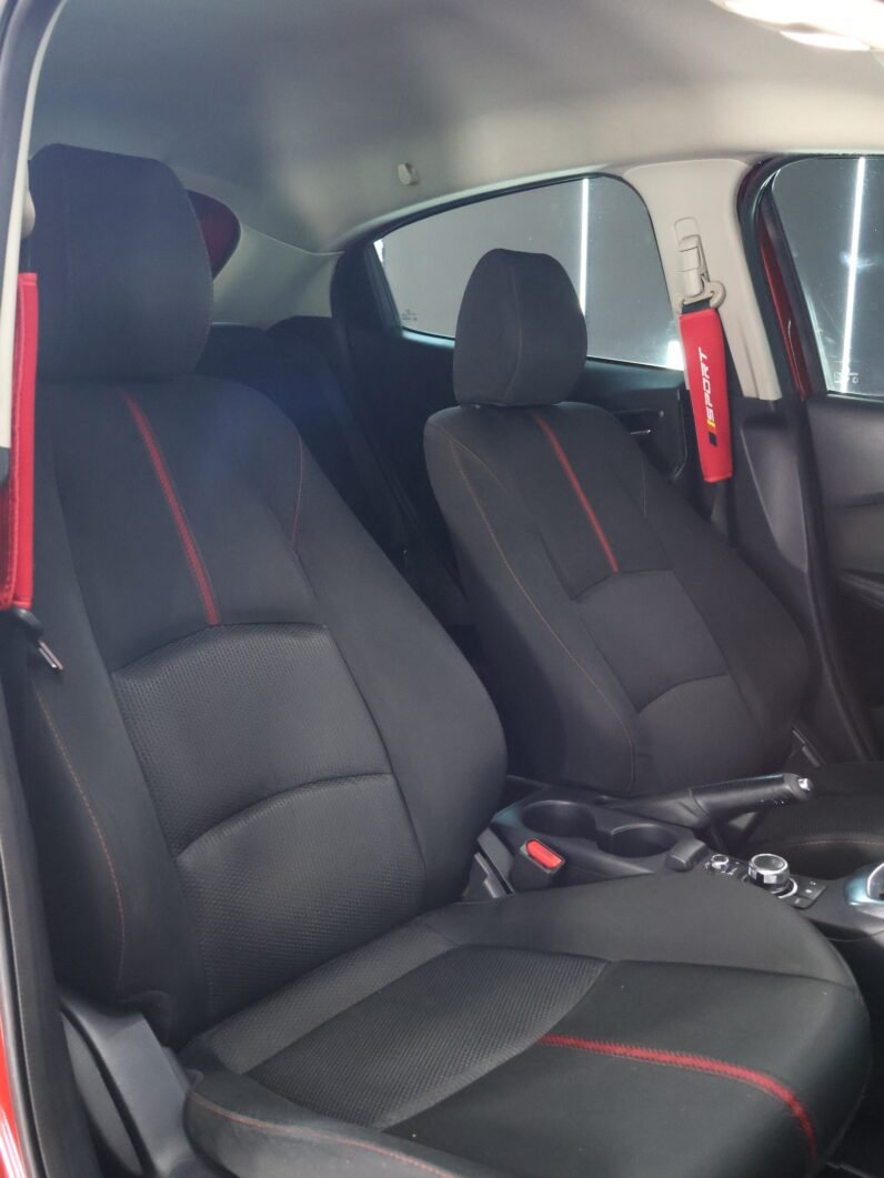 
								MAZDA 2 GRAND TOURING 1.5 MT full									