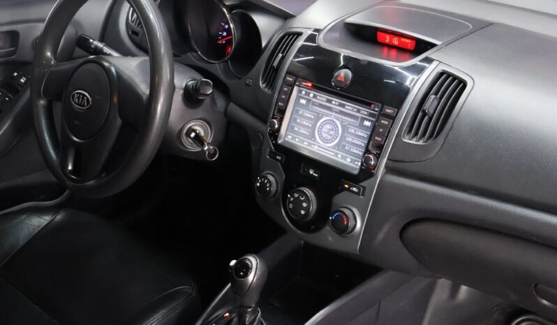 
								KIA CERATO FORTE 1.6L AT full									