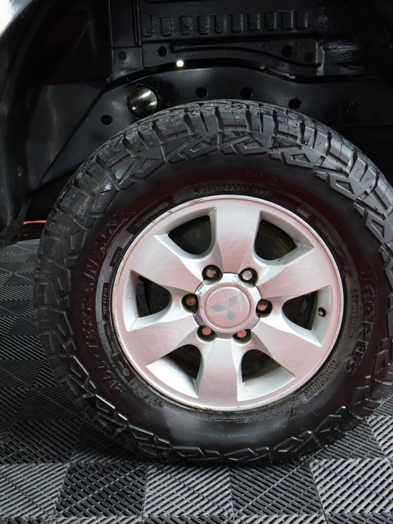 
								MITSUBISHI SPORTERO L200 MT 4X4 DIESEL full									