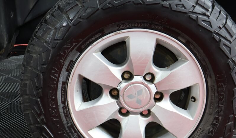 
								MITSUBISHI SPORTERO L200 MT 4X4 DIESEL full									