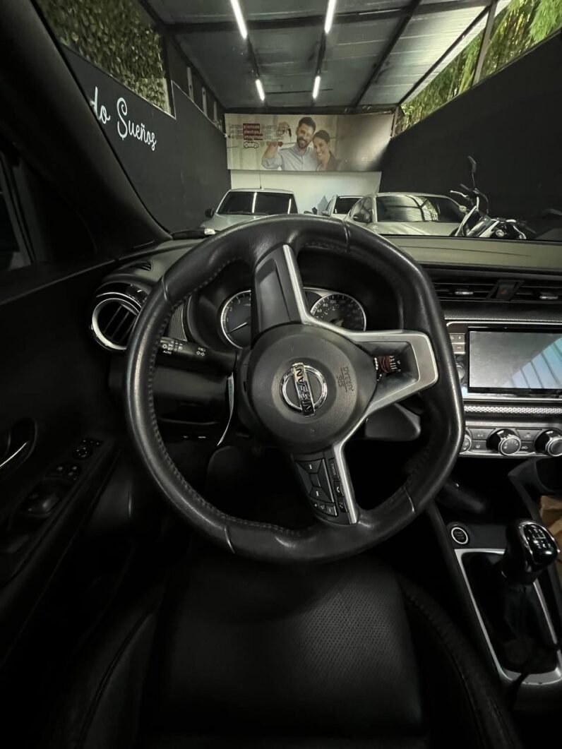 
								NISSAN KICKS ADVANCE MT 1.6L 4X2 full									