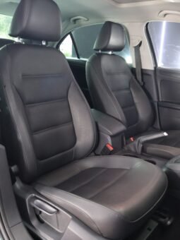 
										VOLKSWAGEN NEW JETTA CONFORTLINE 2.5L AT full									