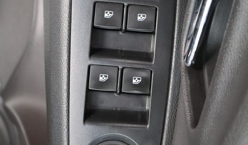 
								CHEVROLET TRACKER LS AT 1.8 4X2 full									