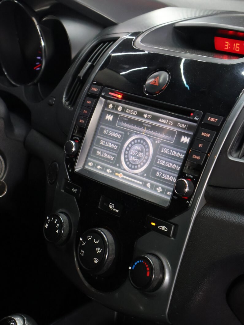 
								KIA CERATO FORTE 1.6L AT full									