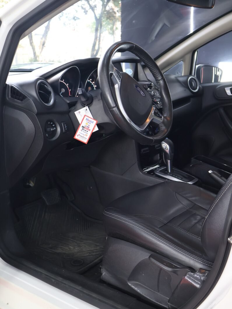 
								FORD FIESTA TITANIUM AT 1.6 full									