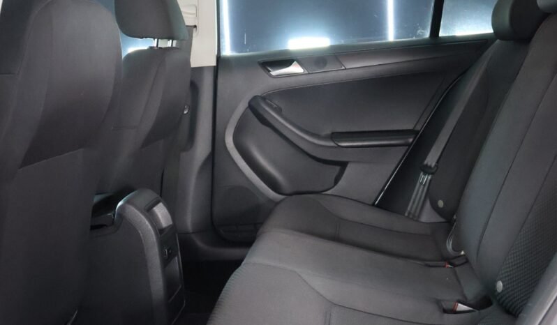 
								VOLKSWAGEN NEW JETTA TRENDLINE MT 2.0 SD full									