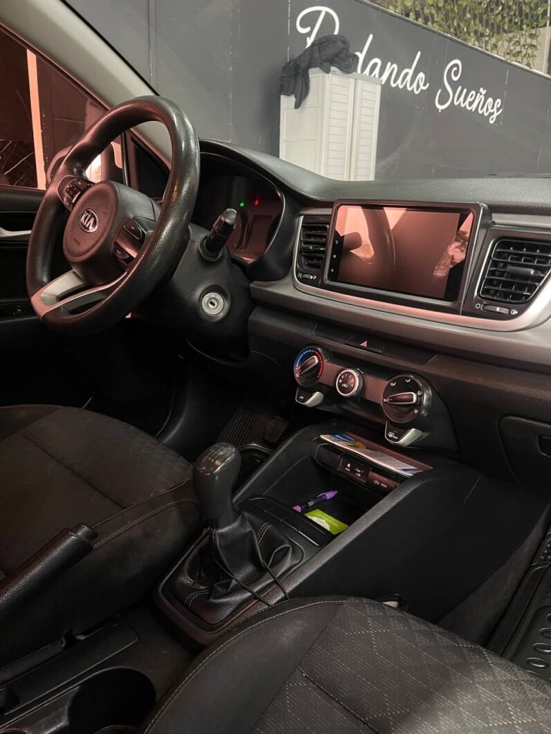 
								KIA RIO VIBRANT MT 1.4 full									