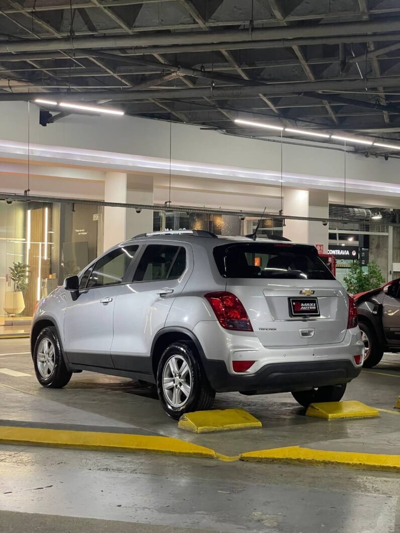 
								CHEVROLET TRACKER LS AT 1.8 4X2 full									