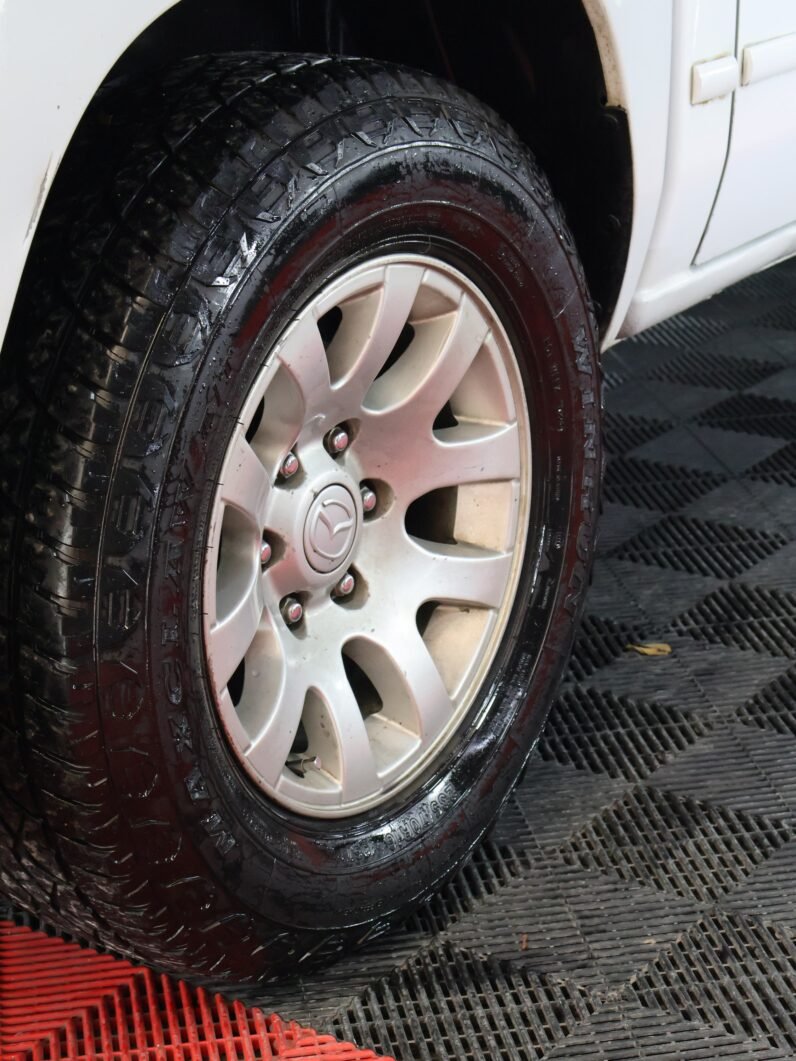 
								MAZDA BT50 2200 MT 4×2 GASOLINA full									