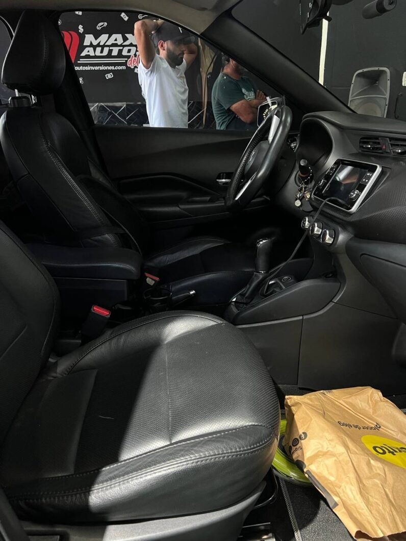 
								NISSAN KICKS ADVANCE MT 1.6L 4X2 full									