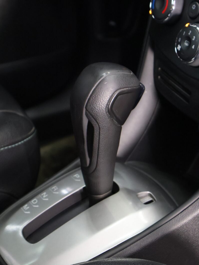 
								CHEVROLET TRACKER LS AT 1.8 4X2 full									