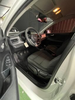 
										KIA RIO VIBRANT MT 1.4 full									