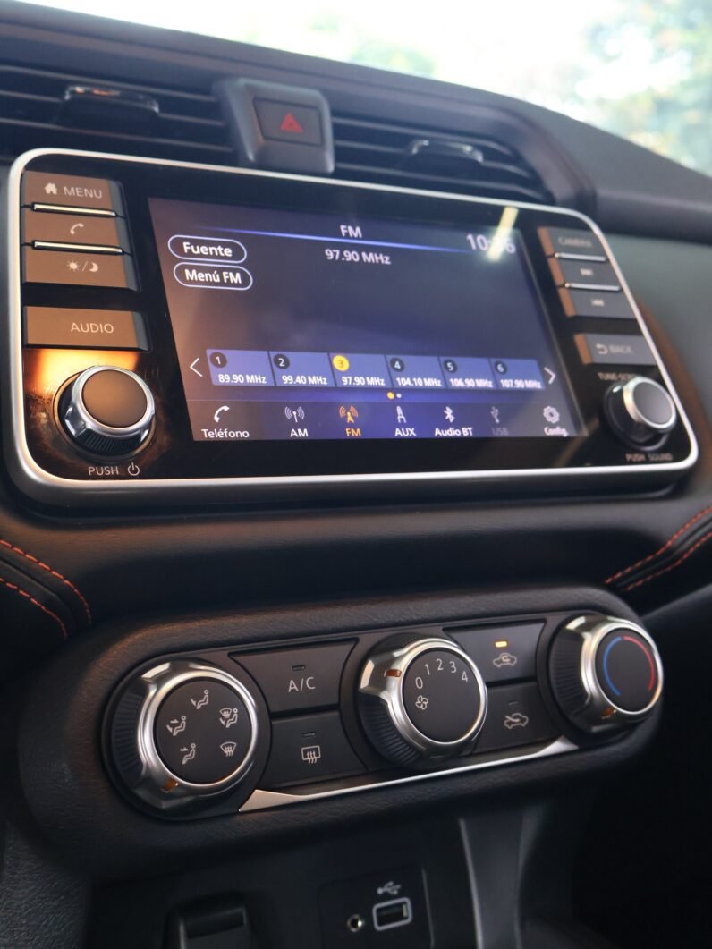 
								NISSAN VERSA  SR/BLACK 1.6 AT full									